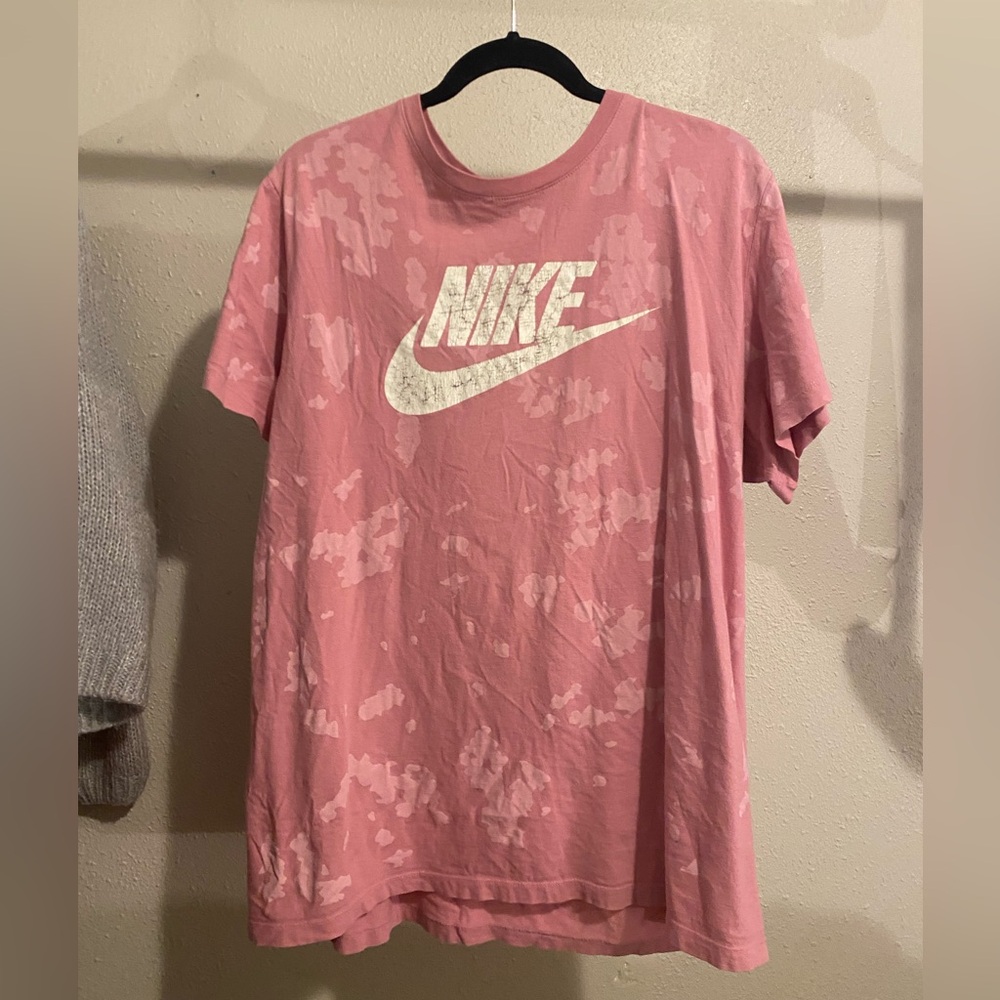 Pink Nike oversized T-shirt